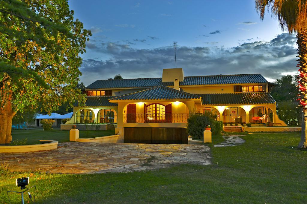 Villa Los Sauces Chacras de Coria Exteriör bild
